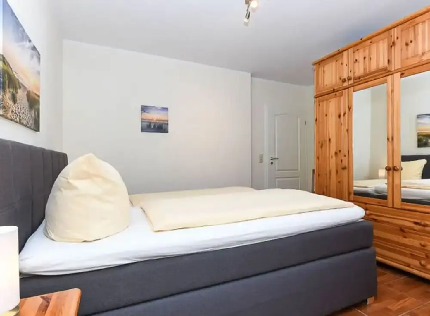 Friesengold Modern Retreat