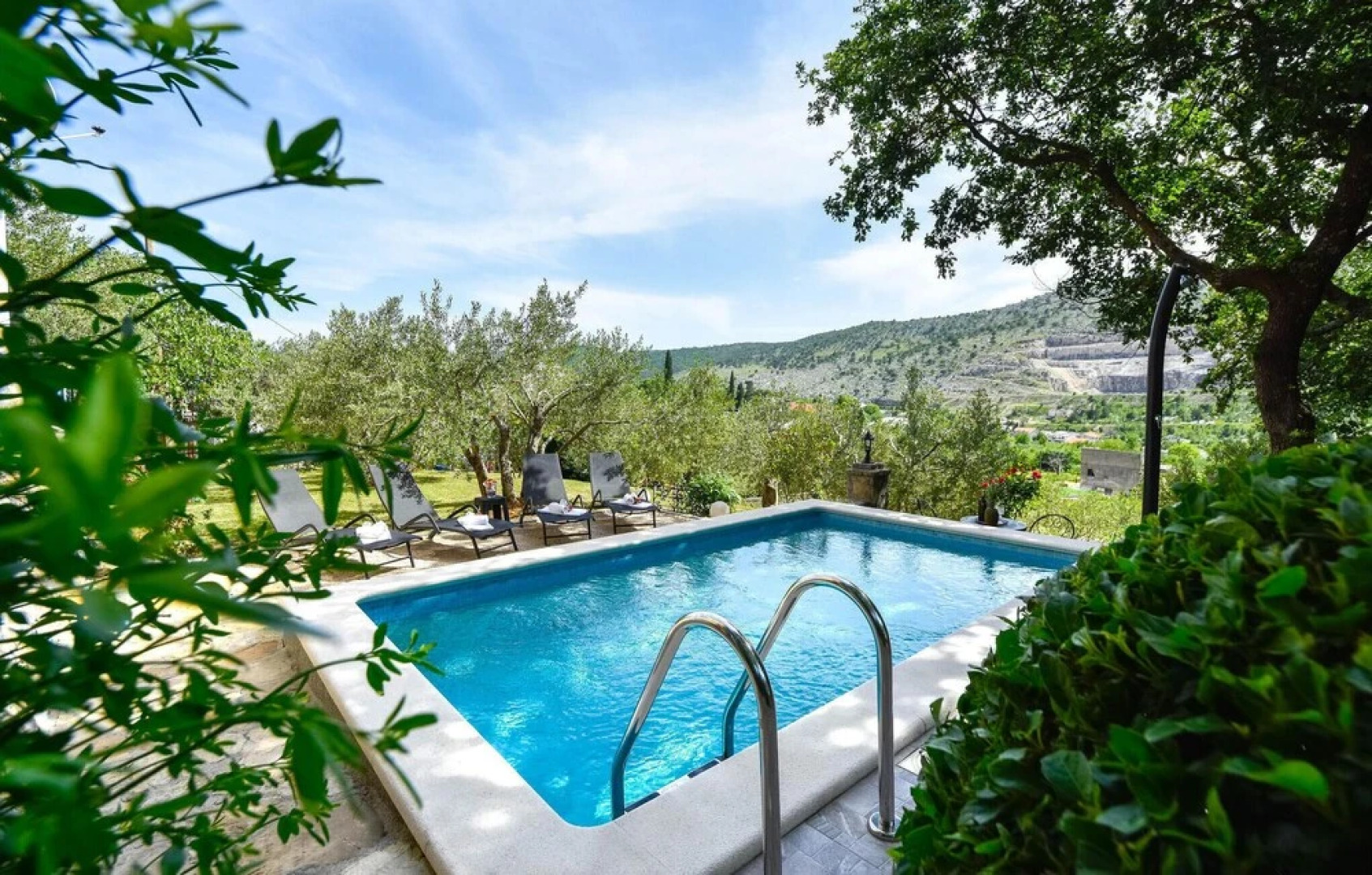 Beautiful Home in Srinjine With Wifi and 3 Bedrooms