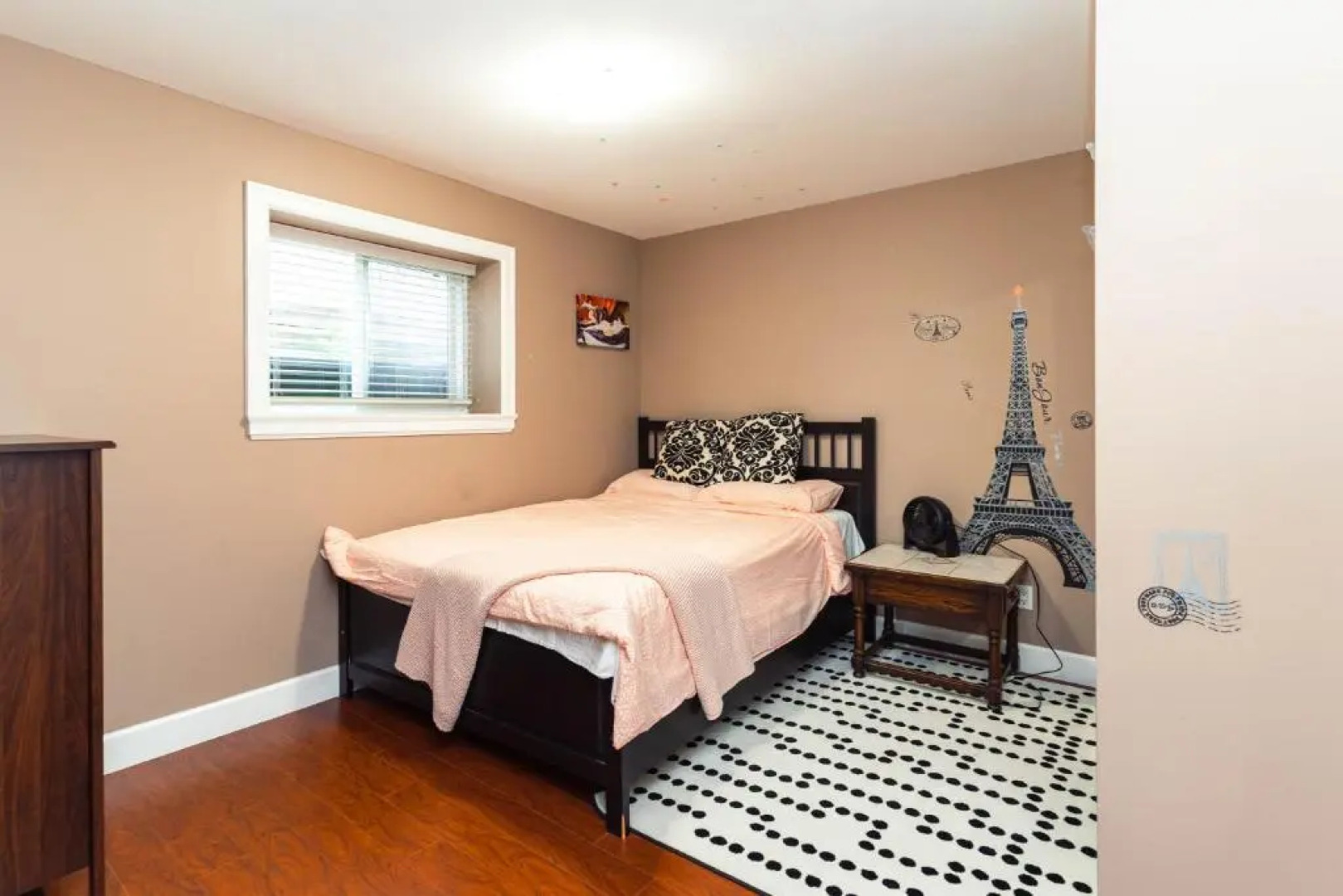 Vancouver Yuelai Guesthouse