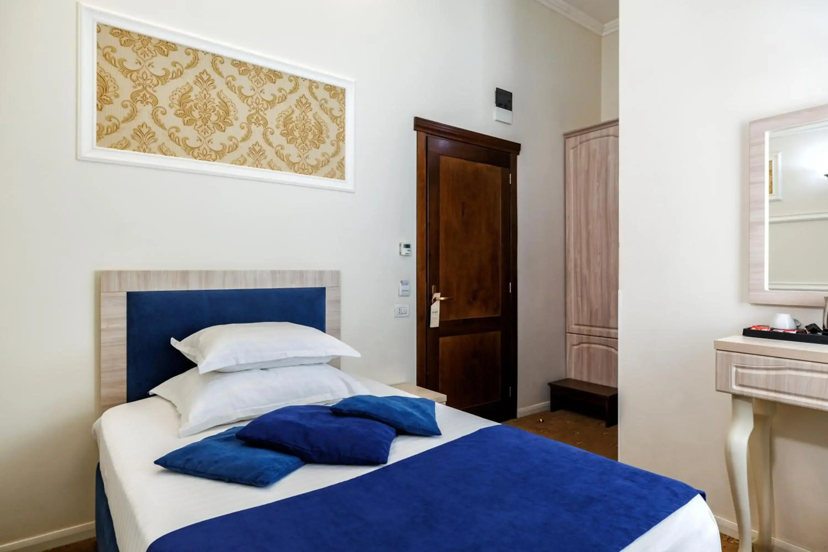 La Strada Boutique Villa