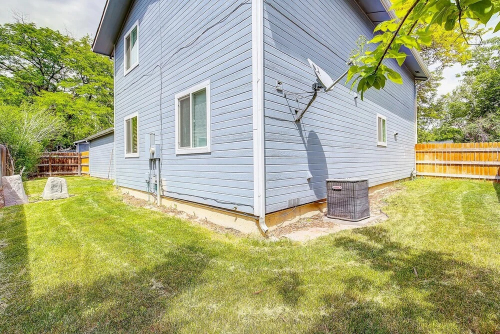 Ideally Located Westminster Home - Sleeps 13