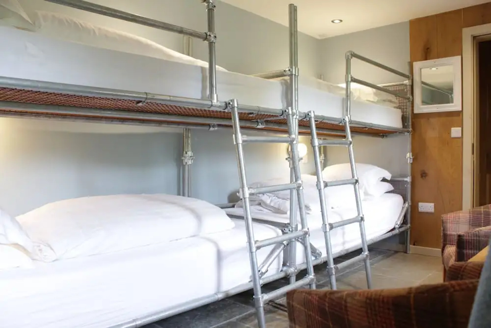 Lumely Fee Bunkhouse