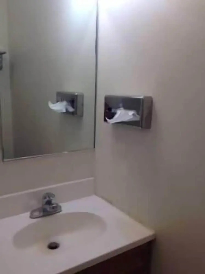 Colonial Village Motel