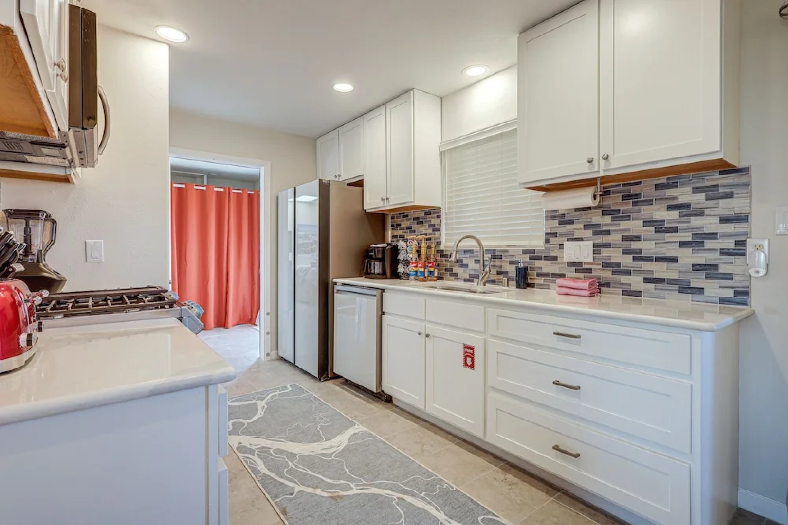 Taos Home w/ Private Hot Tub, Sauna & Gas Grill!