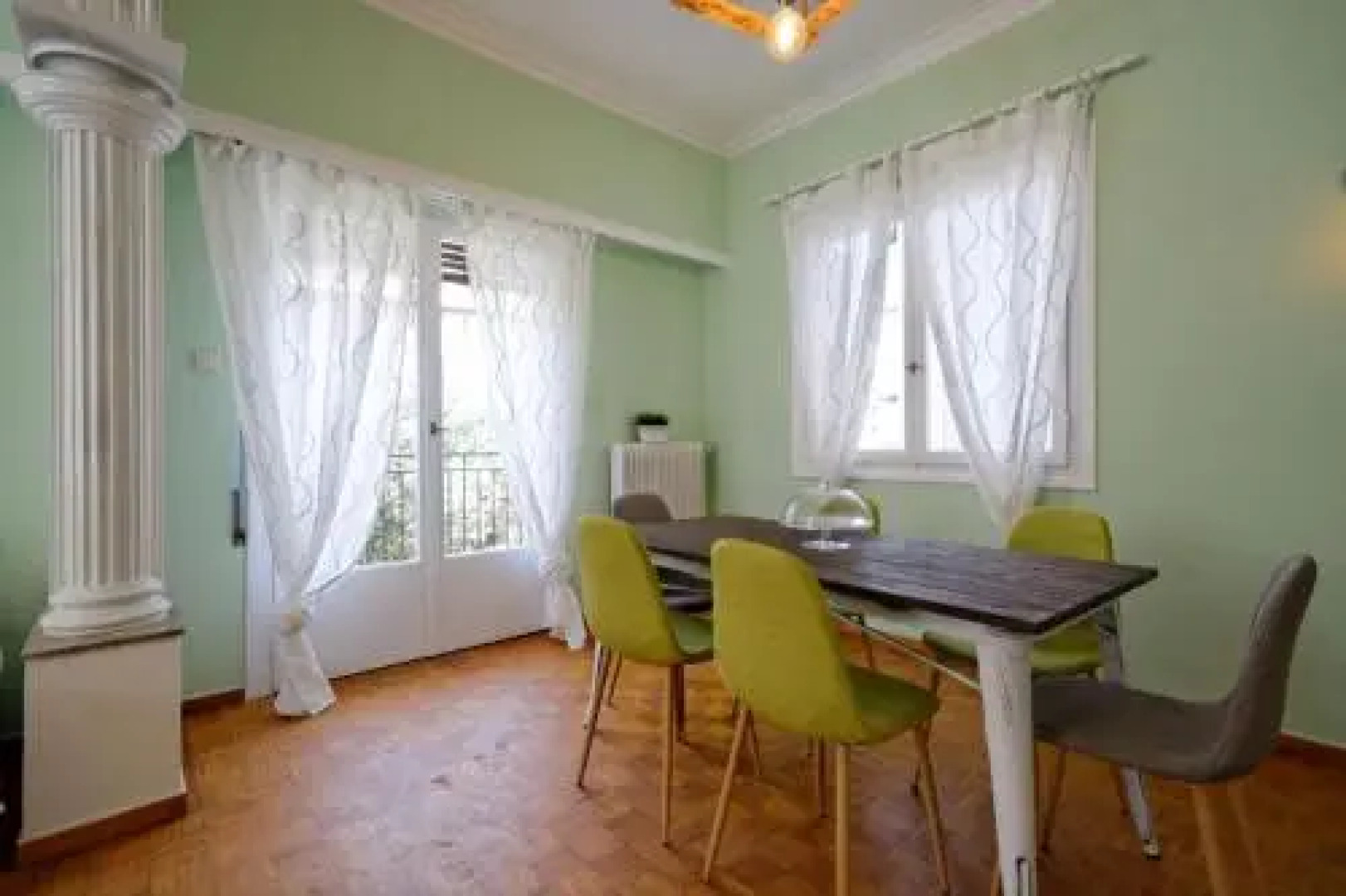 Kosta's Cottage House