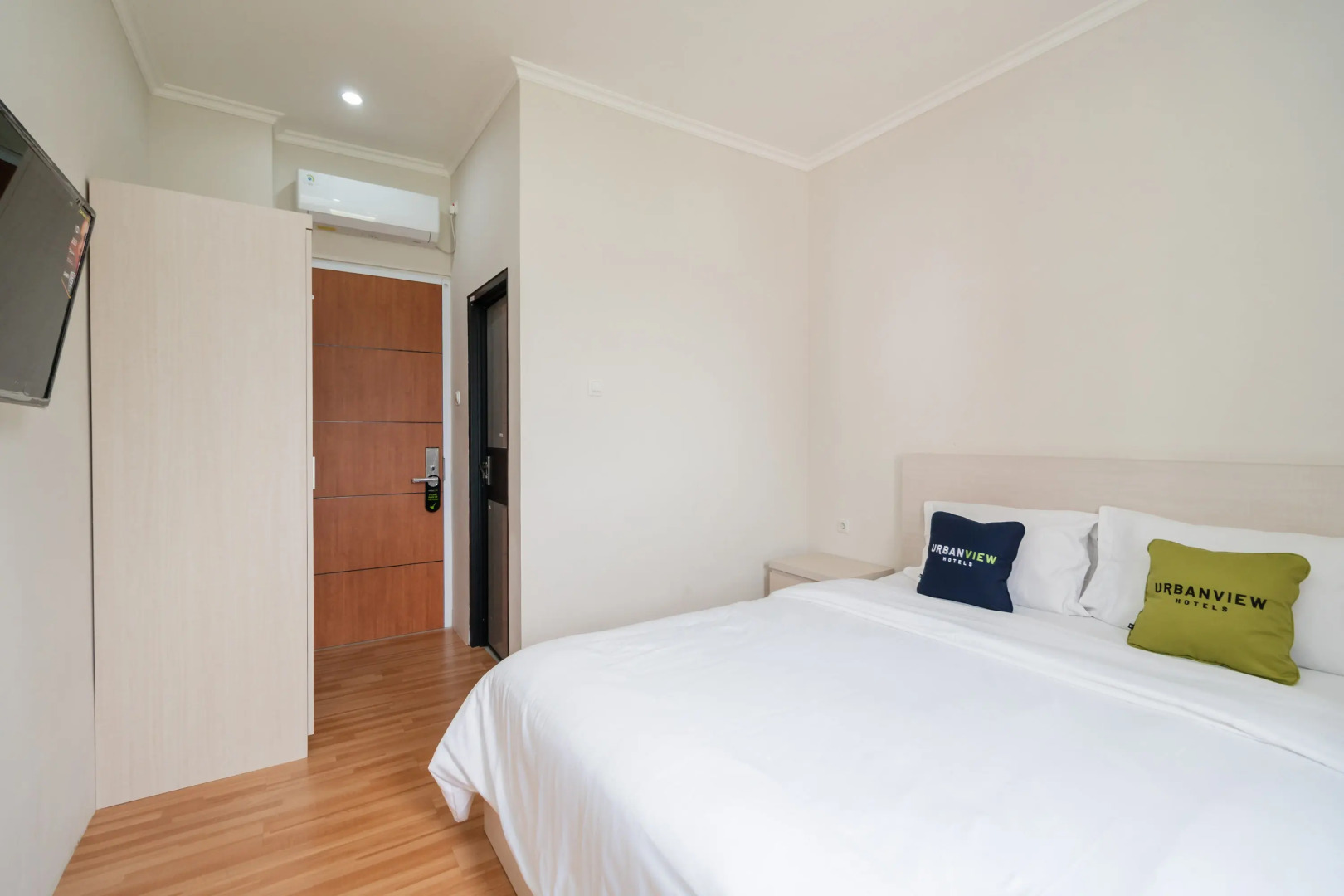 Urbanview Hotel Syariah DJ Gading Serpong