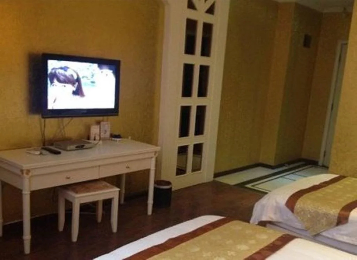 Golden Harbour Hotel