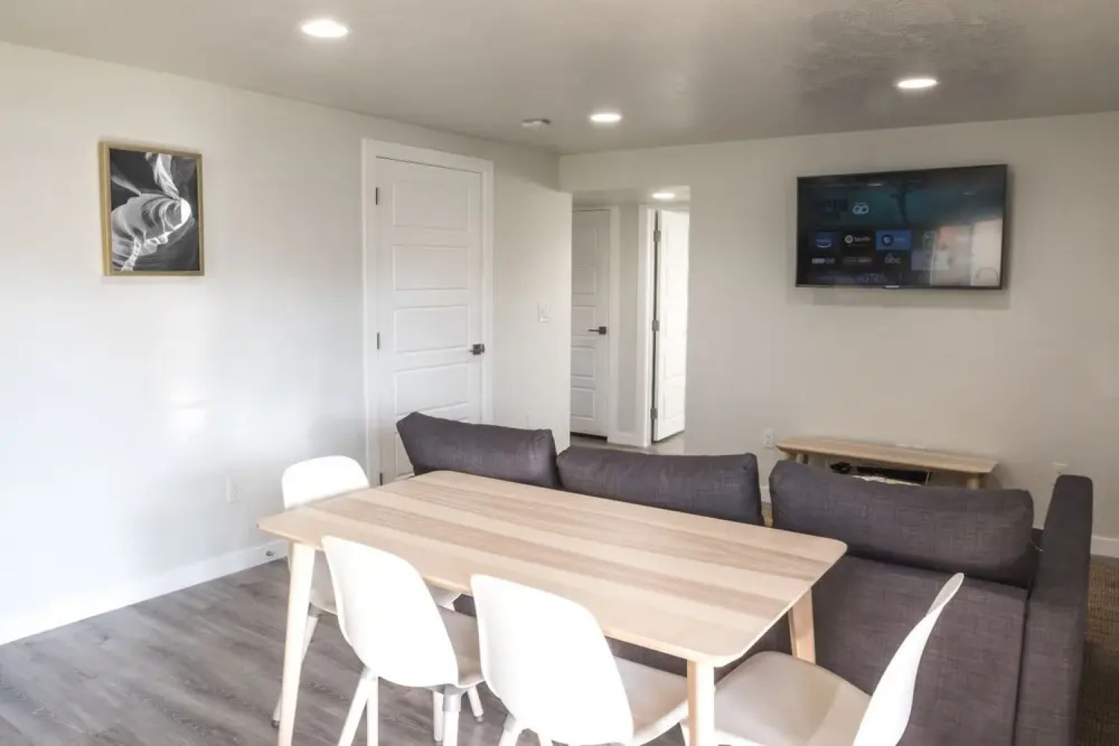 New Luxury Apt Close to Shops, Ski Resorts, and More