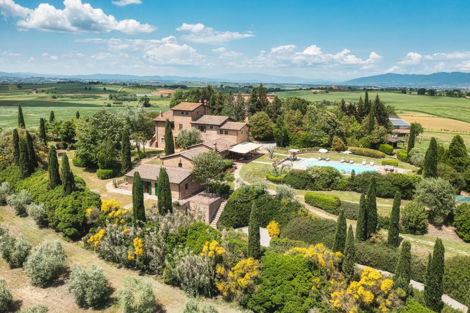 Casale Dei Girasoli 14