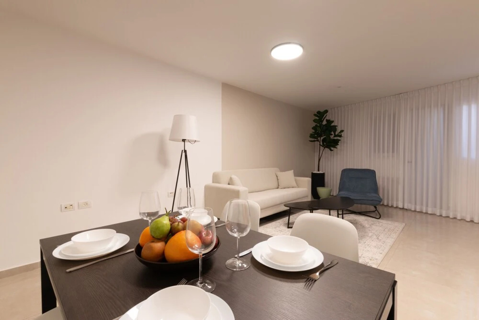 Huge & Lovely Unit 2BR 2BT By the beach