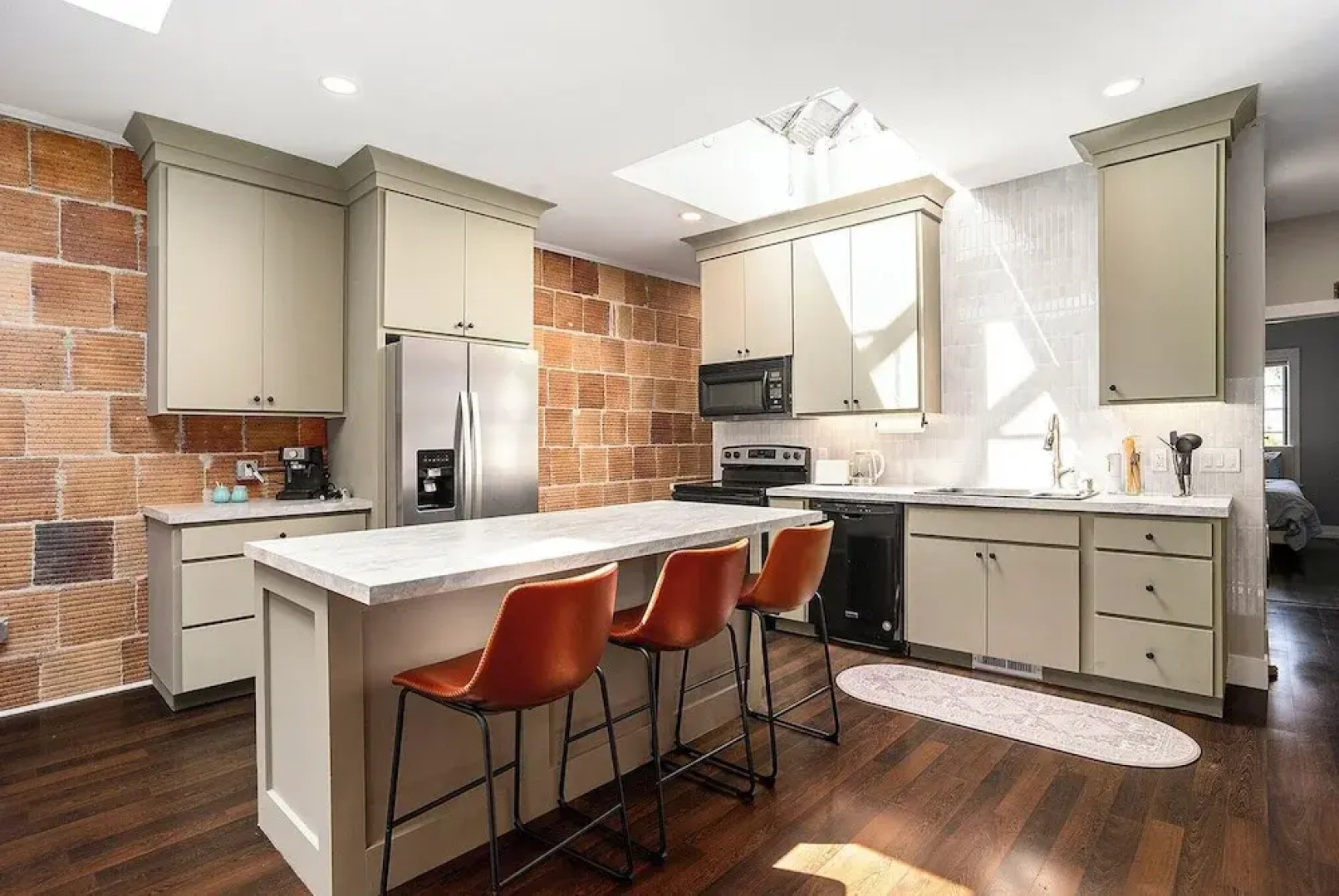 Love Mi Getaway Loft with Deck 110