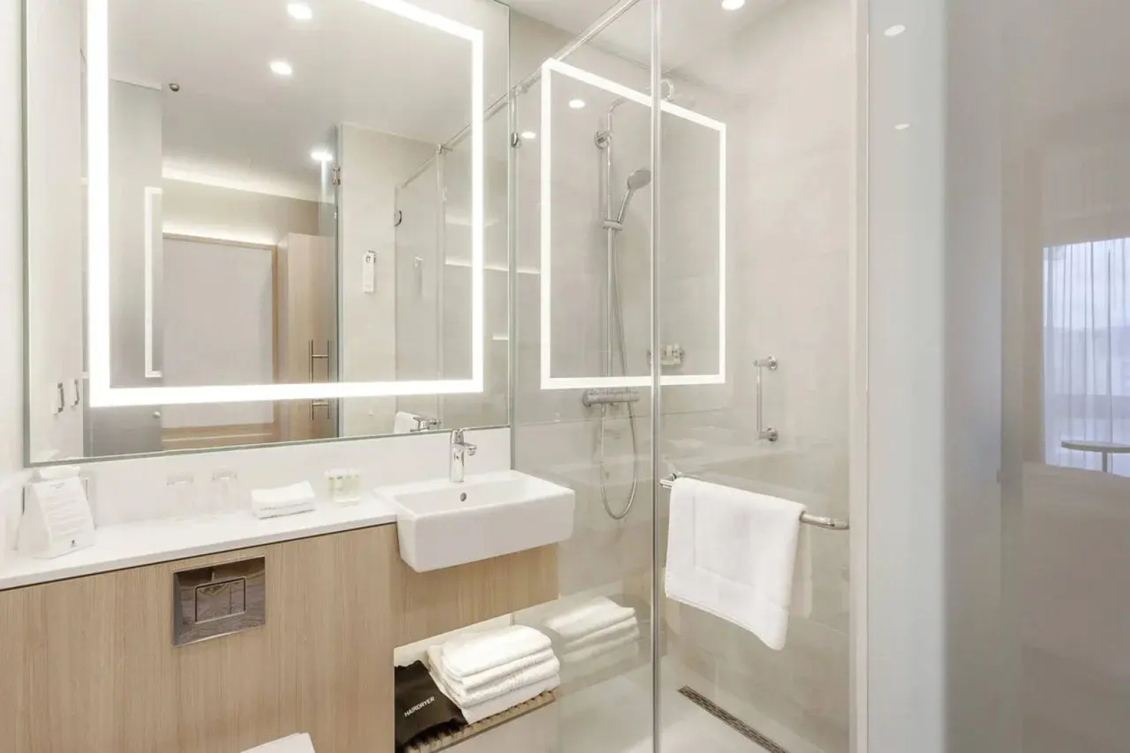 Отель «Кортьярд Марриотт» Вильнюс, Центр города