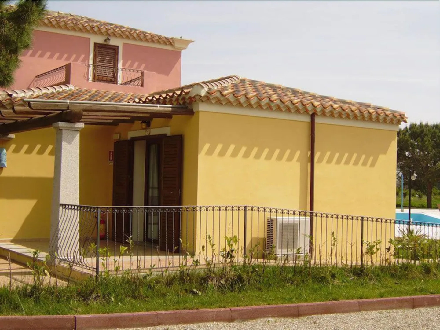 Rejna Residence Hotel