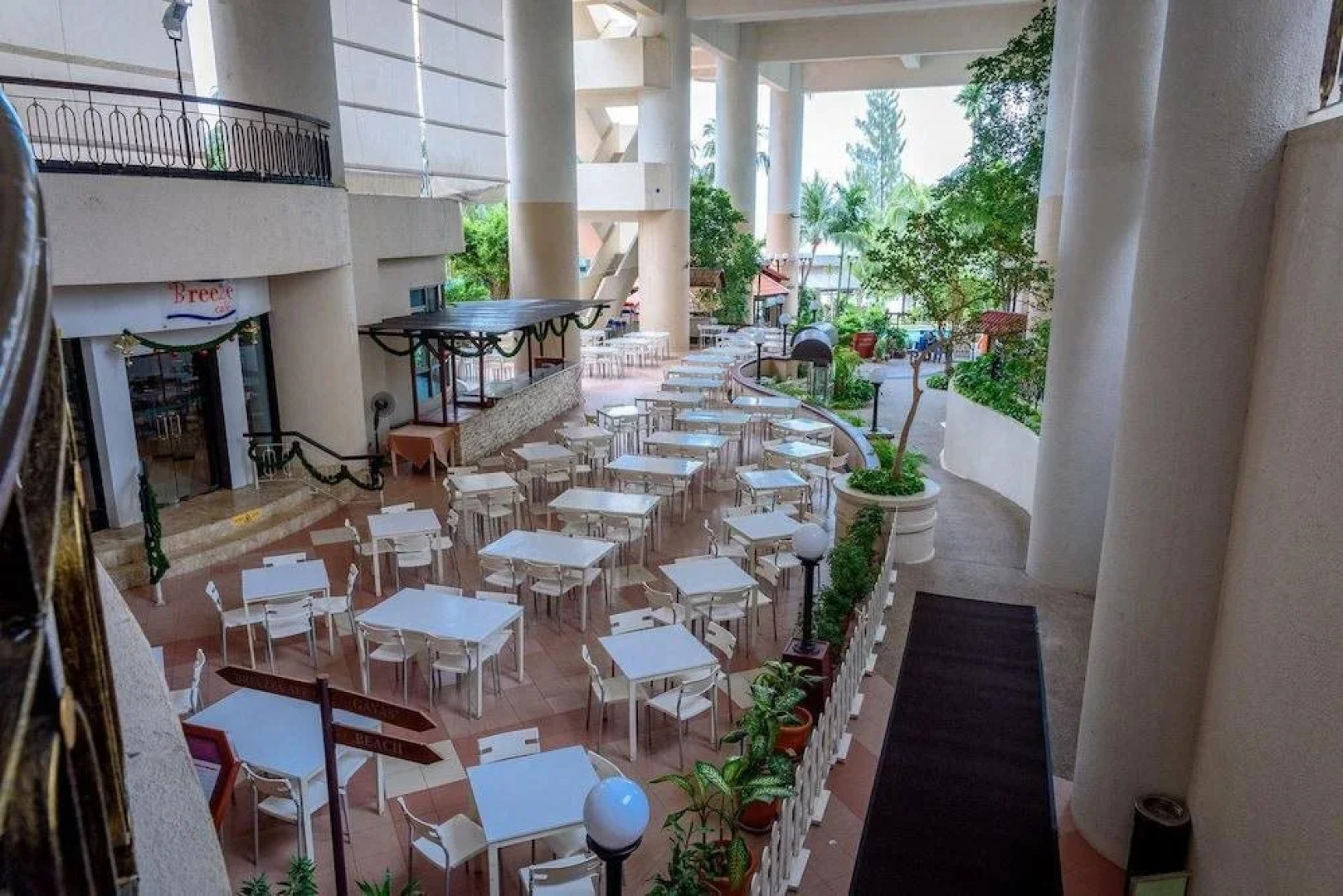 H Beach Suite at Rainbow Paradise Beach Resort