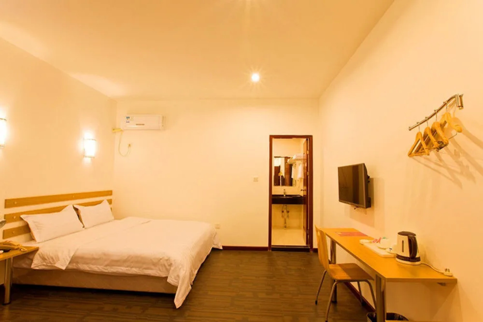 Wuhan Demo Express Hotel Wuchang Railway Station