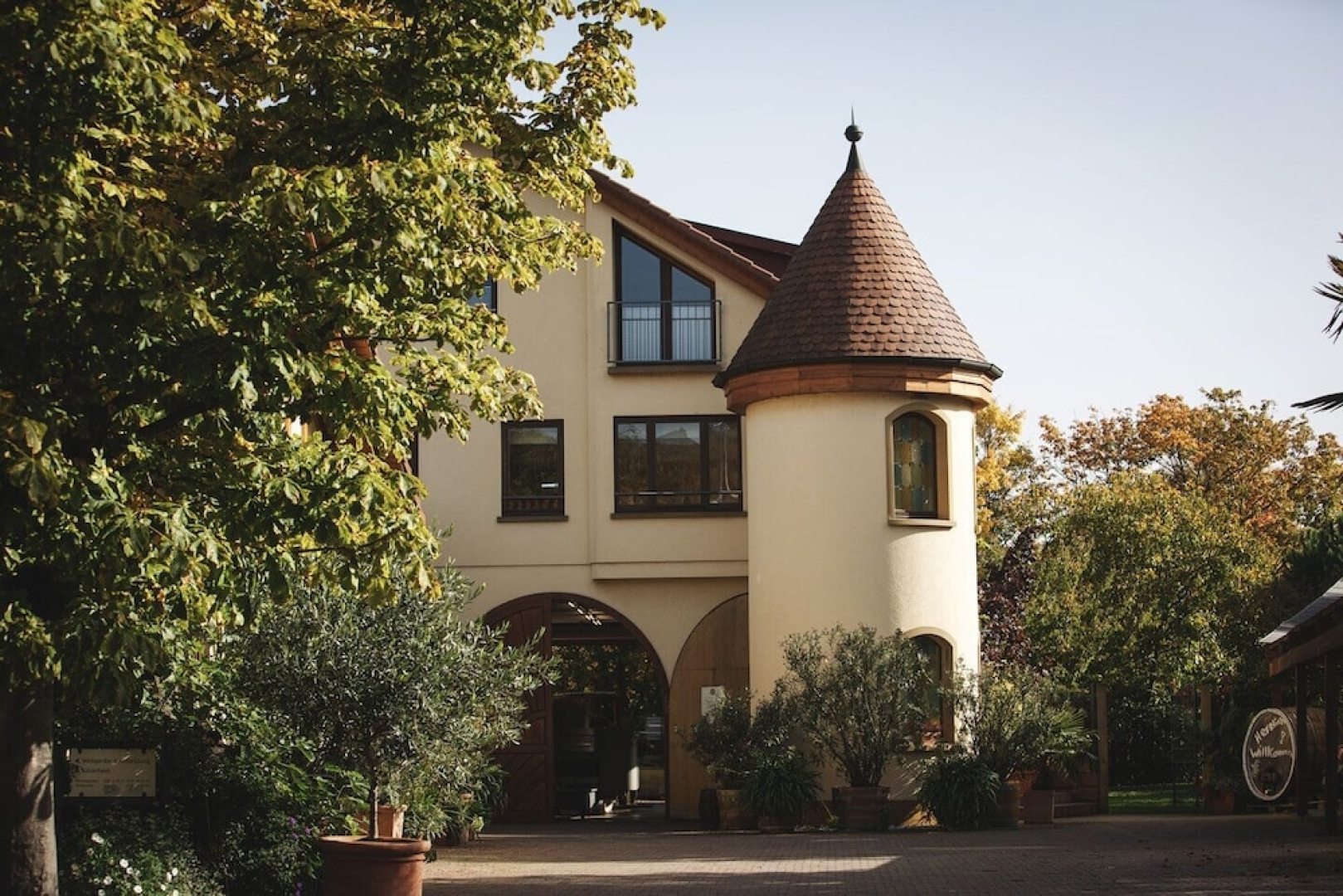 Weingut & Landhotel Lucashof