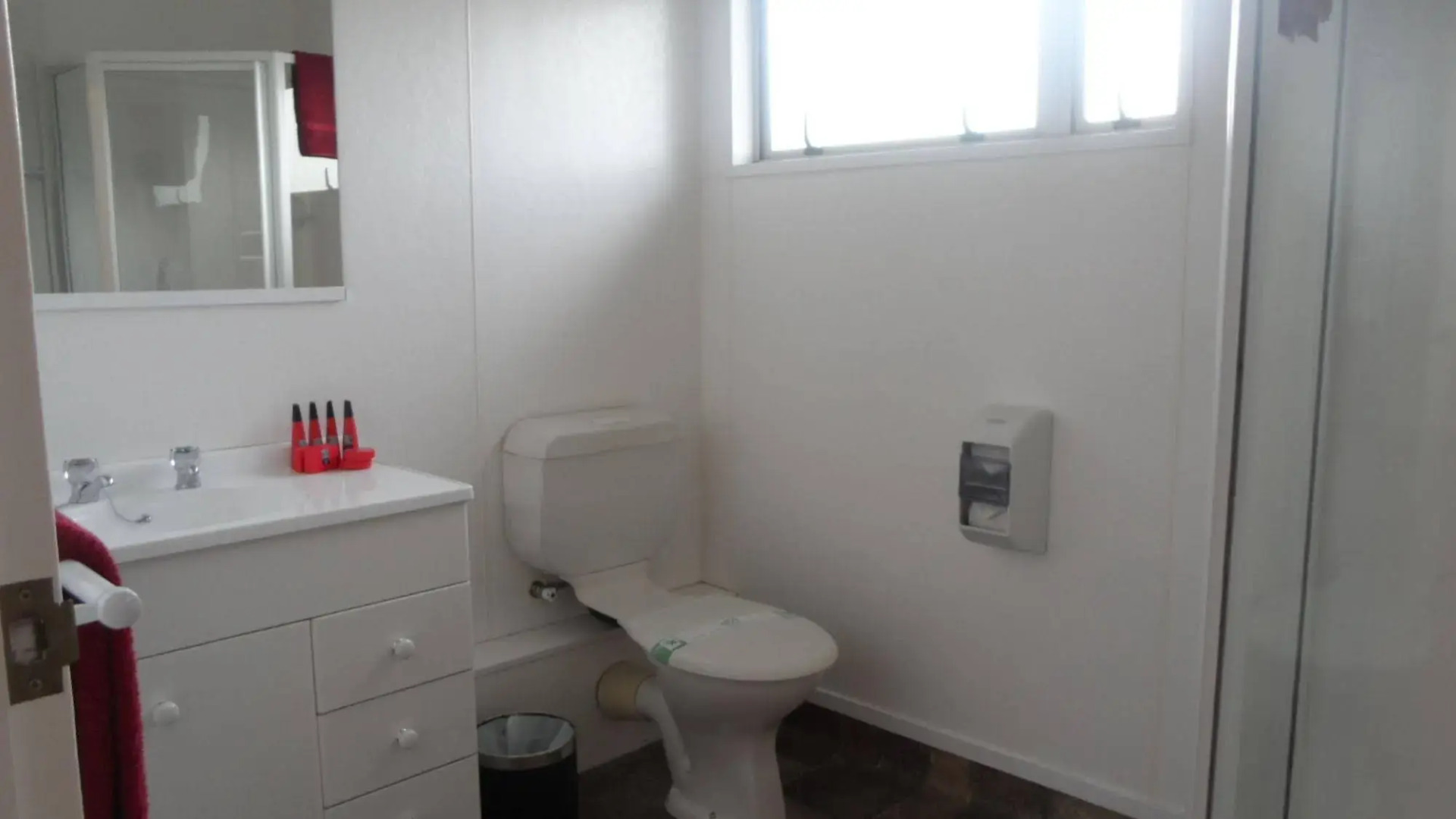 Thornton Lodge Motel