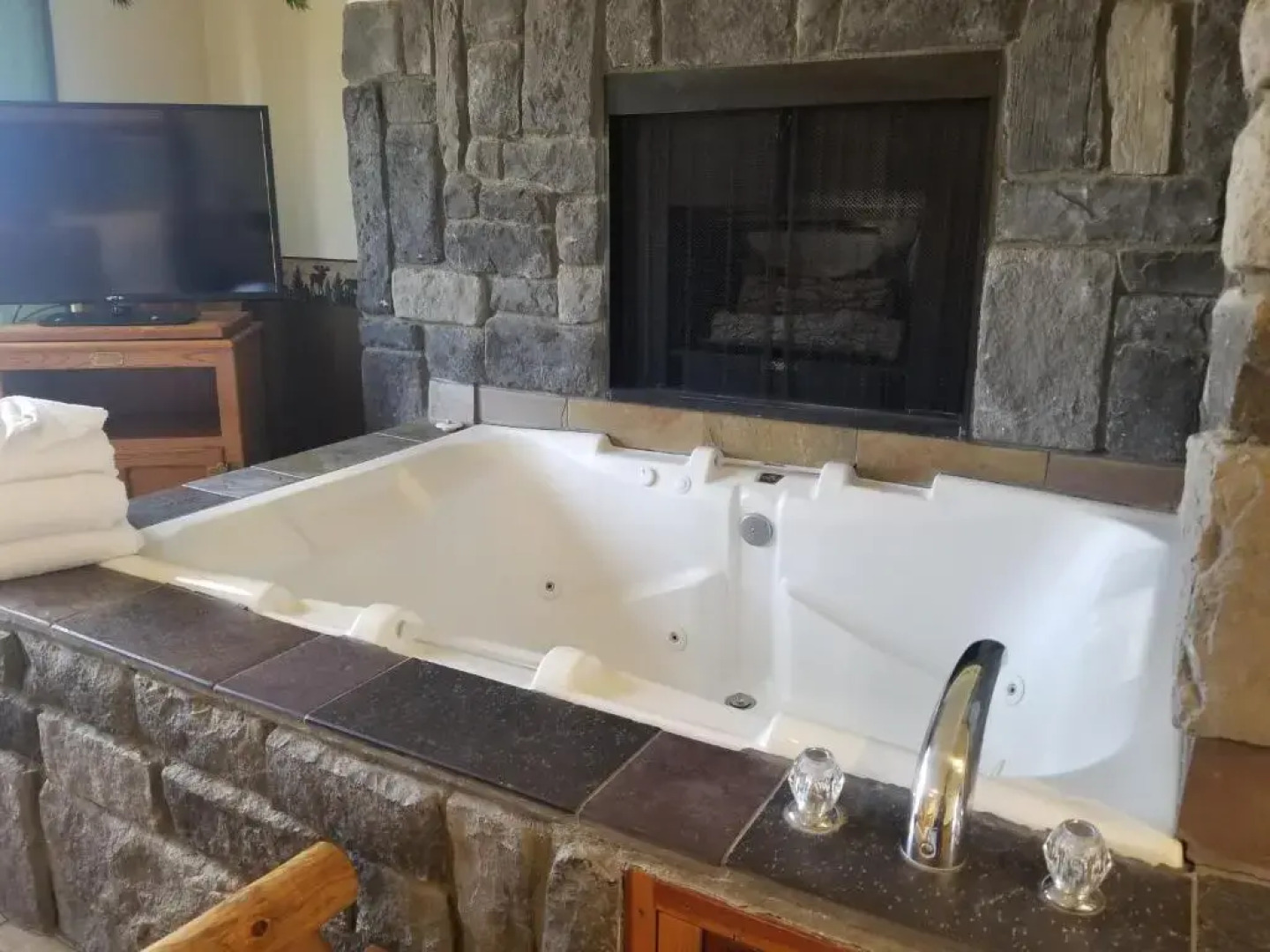 Rodeway Inn & Suites Fireside Lodge