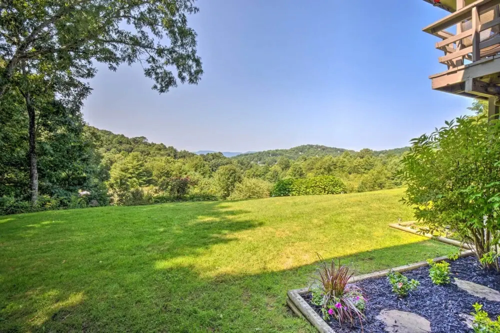 Stylish Sky Valley Condo With Club Amenities!