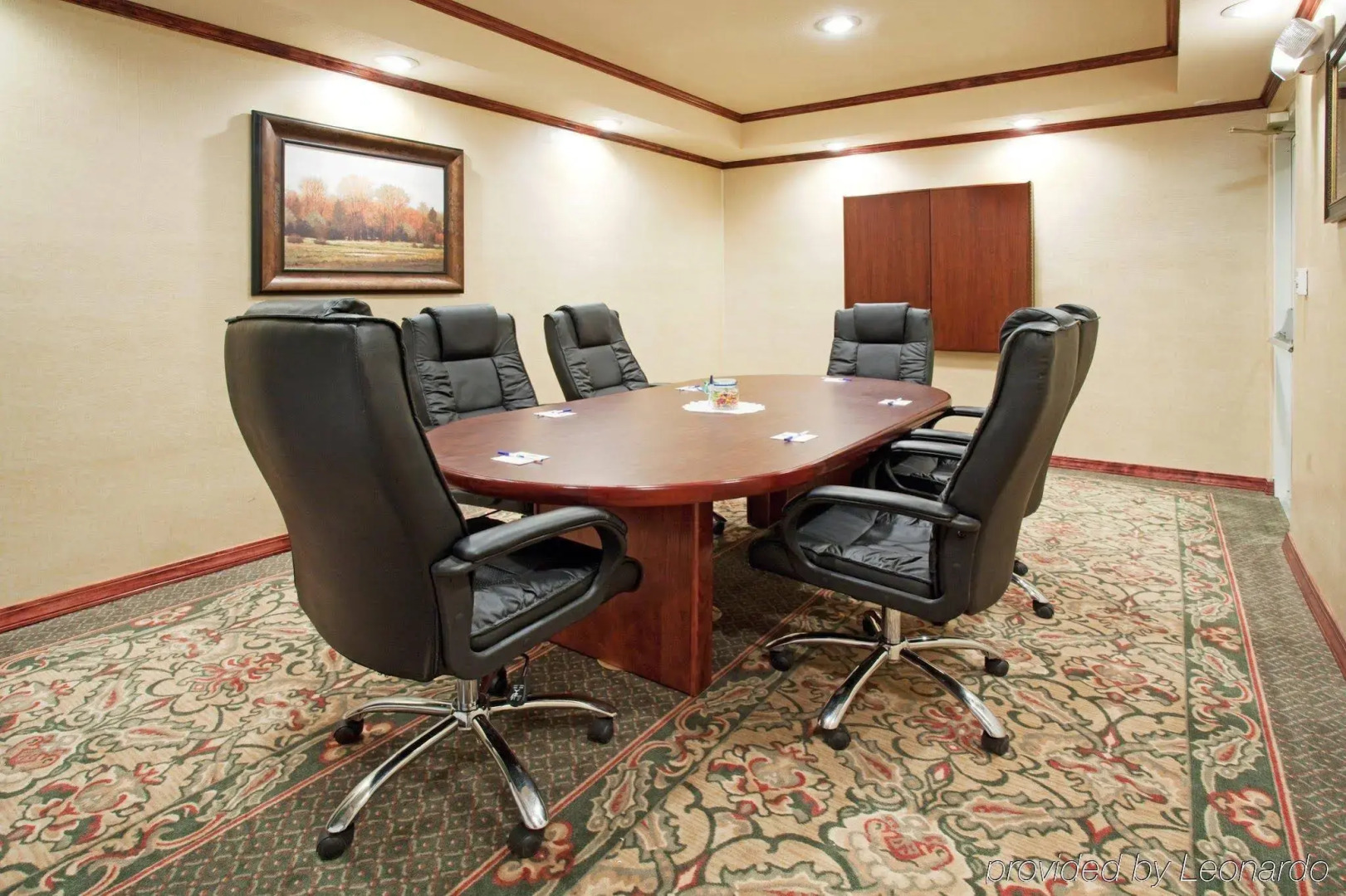 Holiday Inn Express Farmington - Bloomfield by IHG