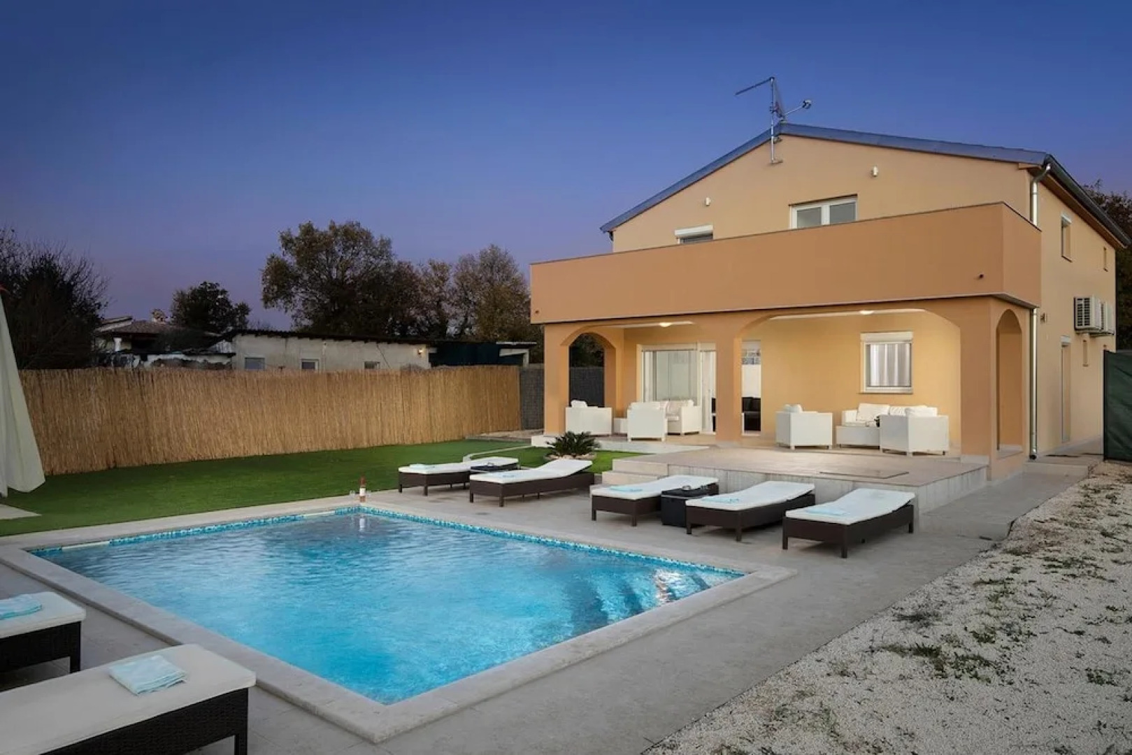 Villa With 4 Bedrooms in Medulin, With Private Pool, Enclosed Garden and Wifi