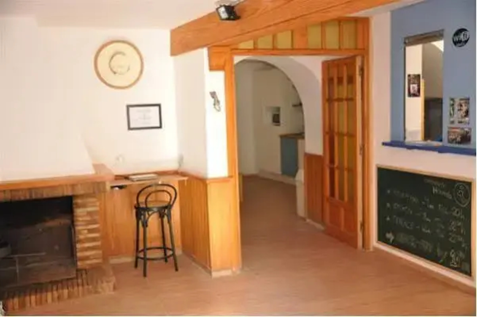 Mana Mana Youth Hostel