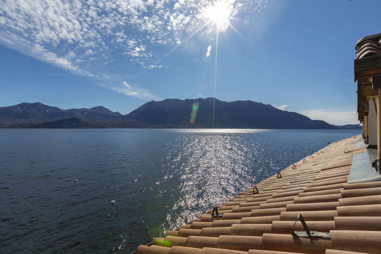 Blu Lake Apartment on Ghiffa Beach