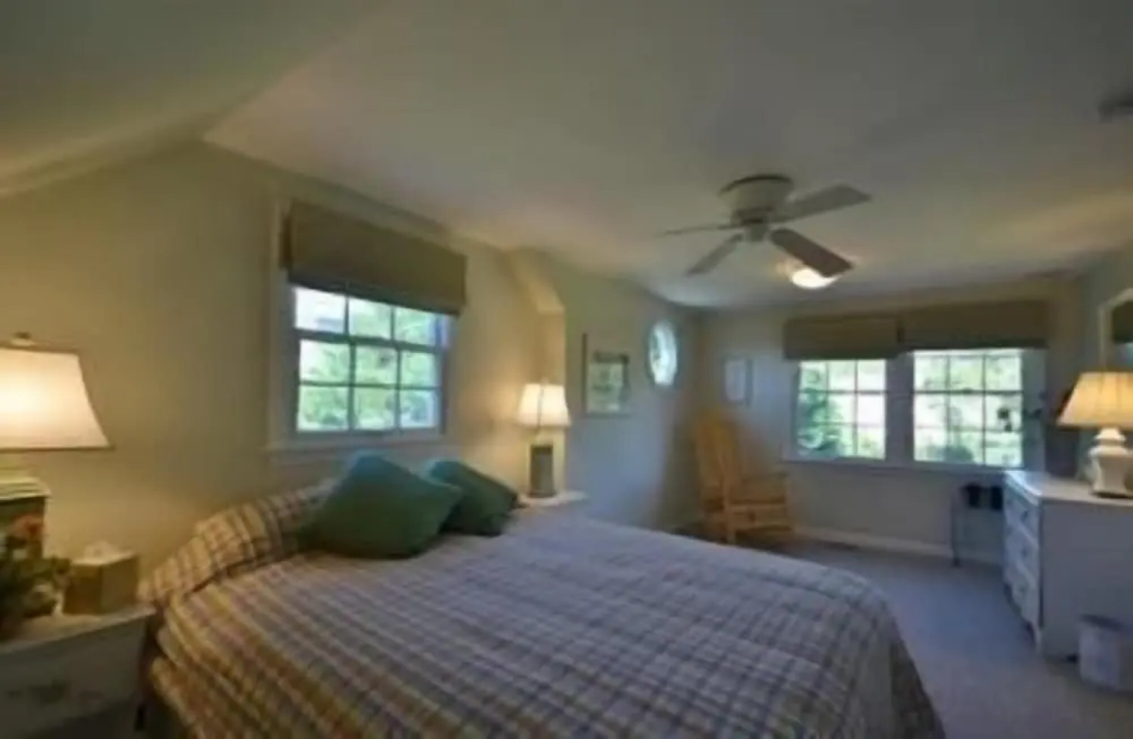 Seascape Upscale Cottage