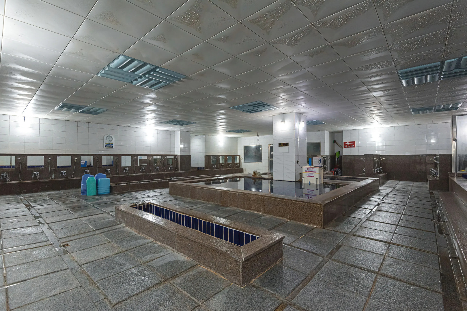 Asherah Villard Aqua Business Hotel