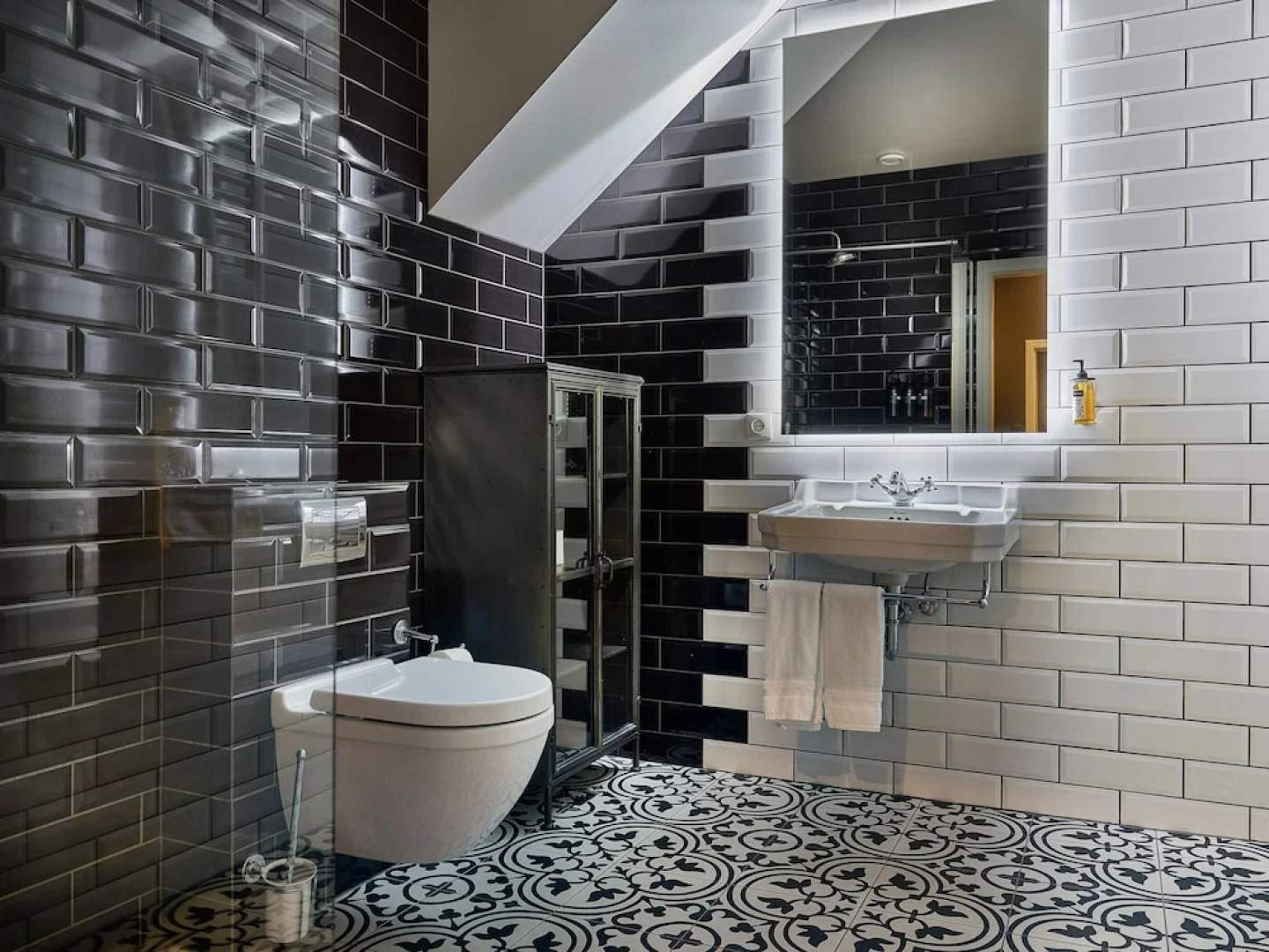 Vintage Apartment Hotel