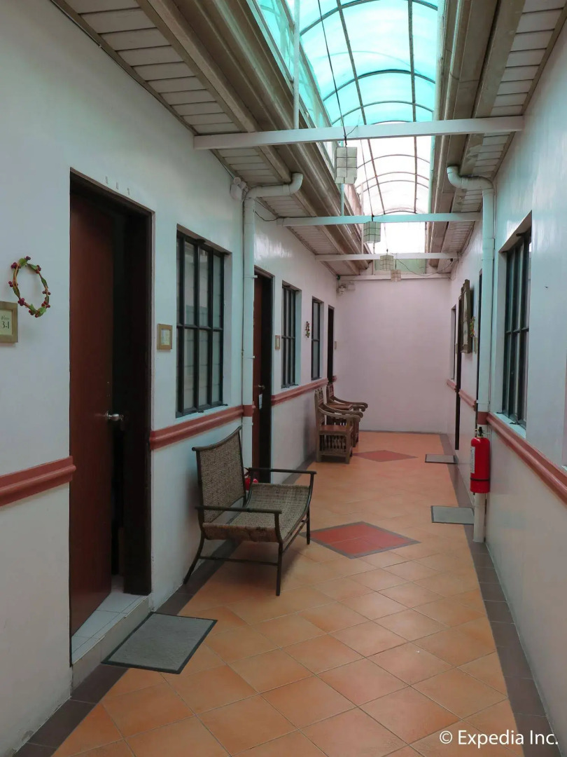 Zillion Pavilion Family & Business Hotel