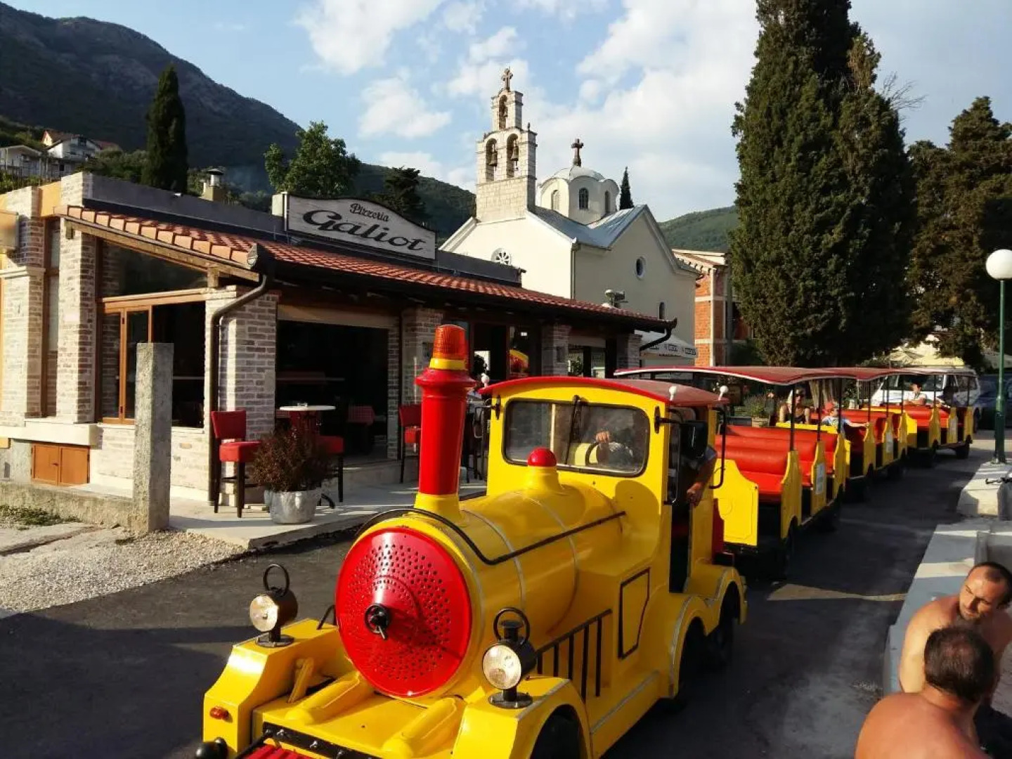 Acacia Hill Djenovici