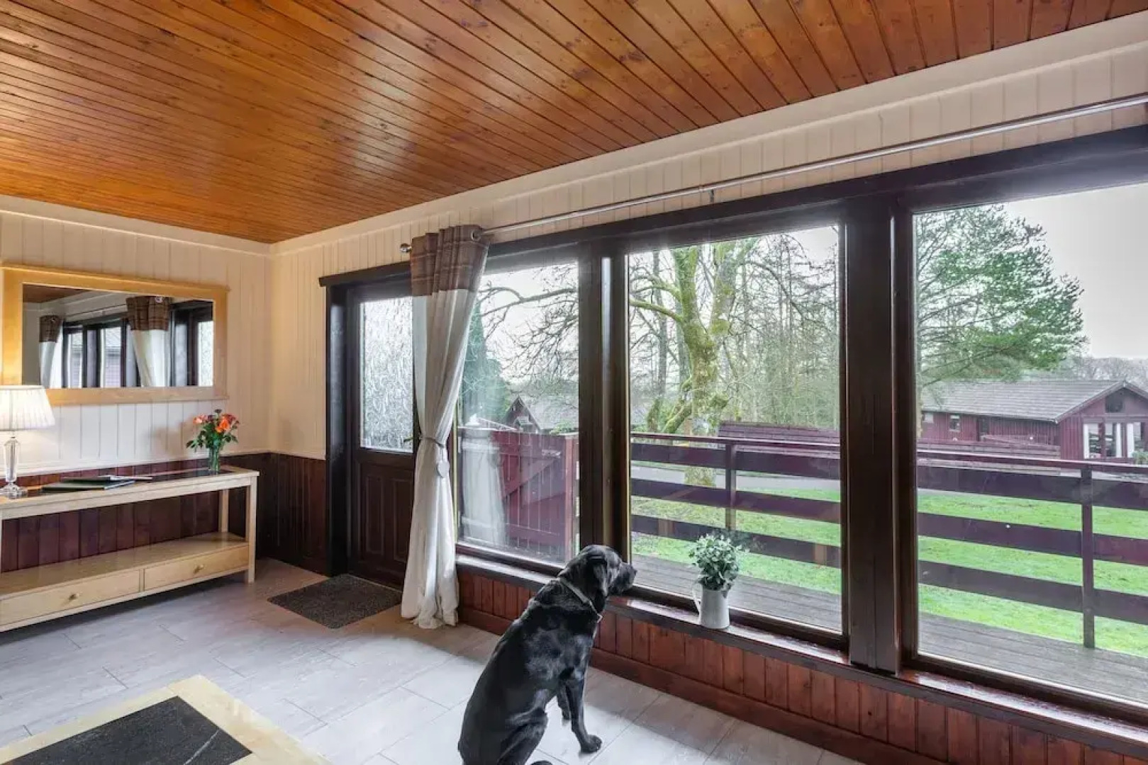 Bluebell Lodge 4 with Hot Tub