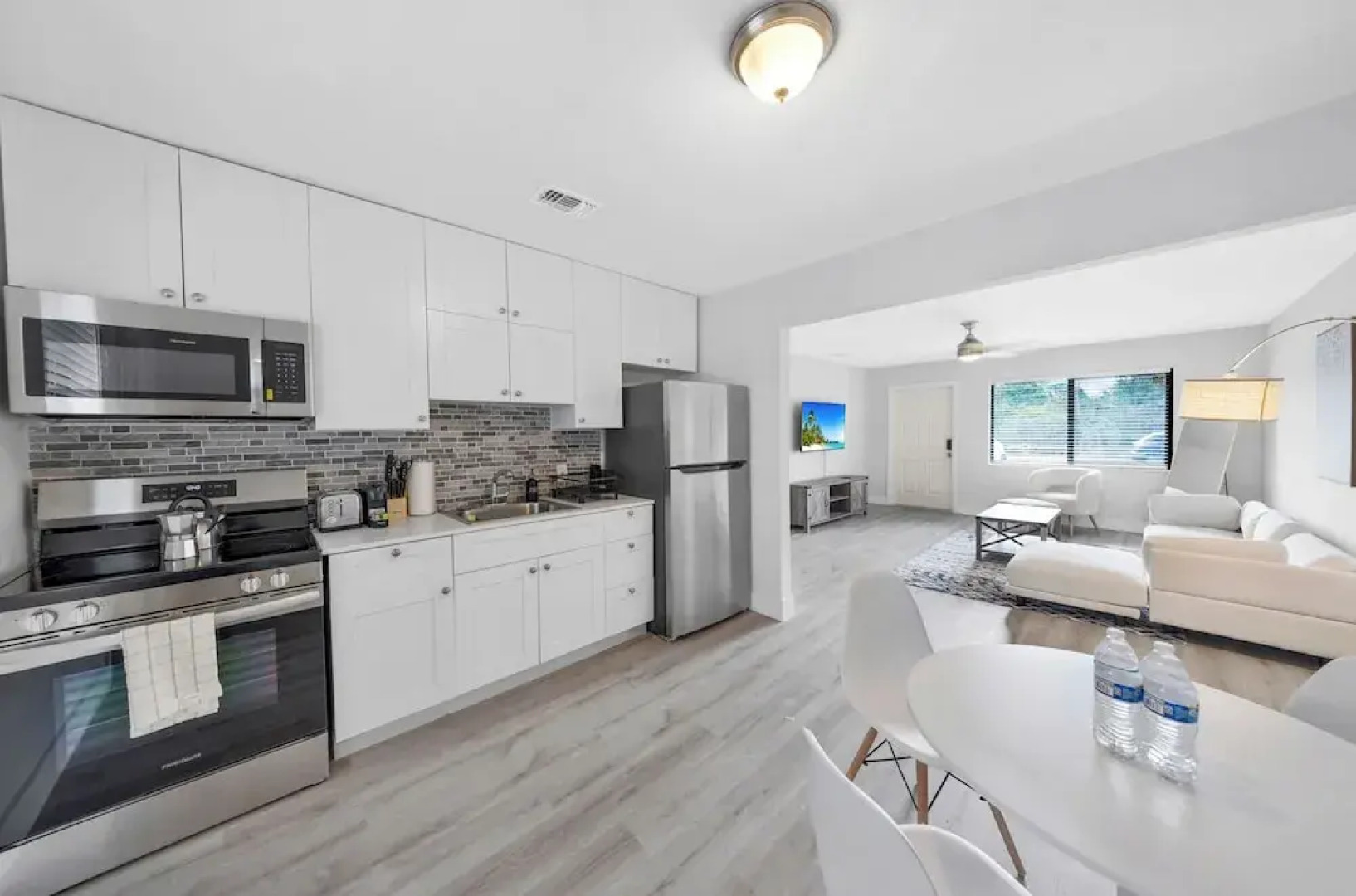 Lakeworth 2 Bedroom Home Free Parking