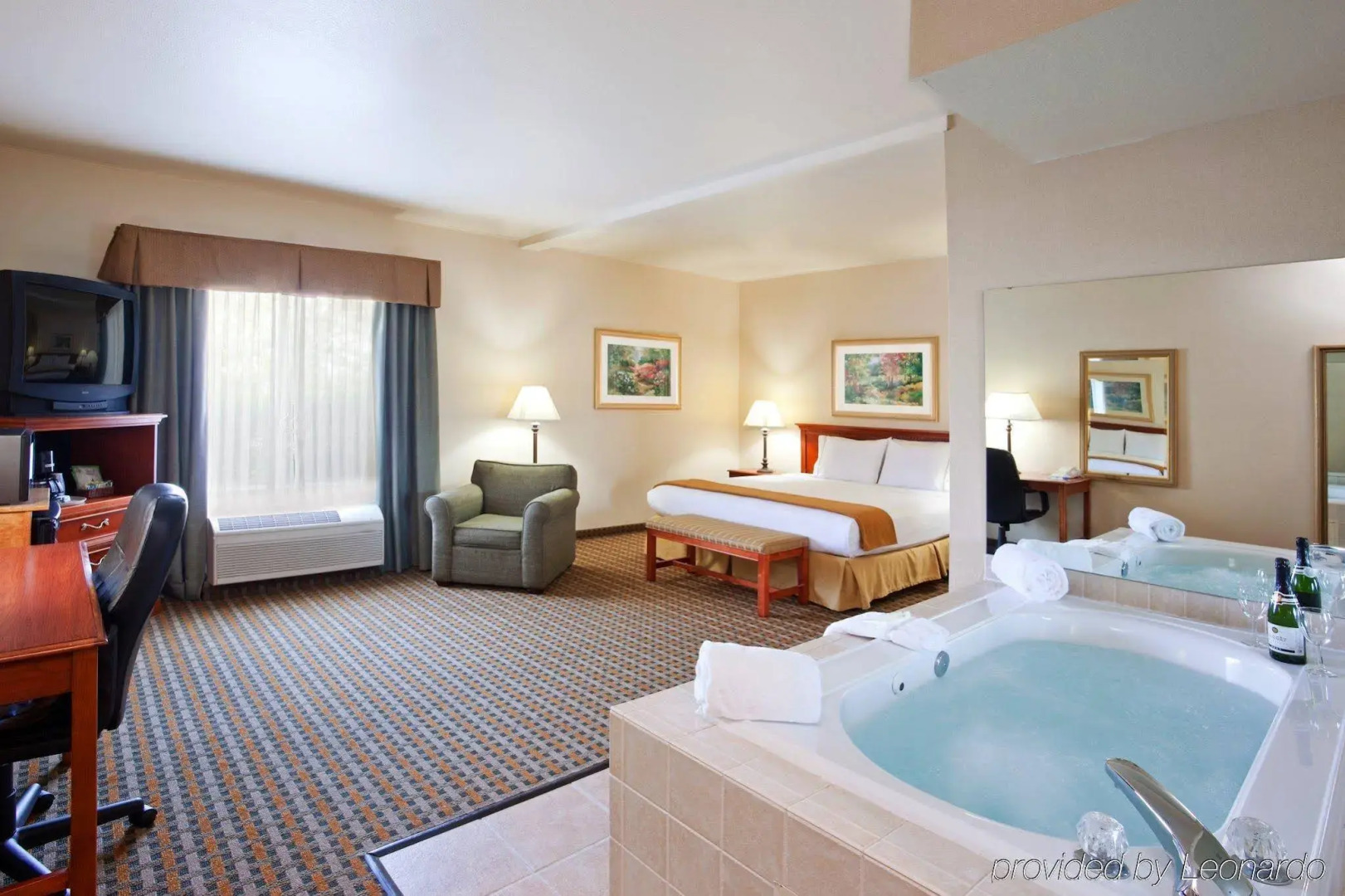 Holiday Inn Express Hotel & Suites Columbus-Groveport by IHG