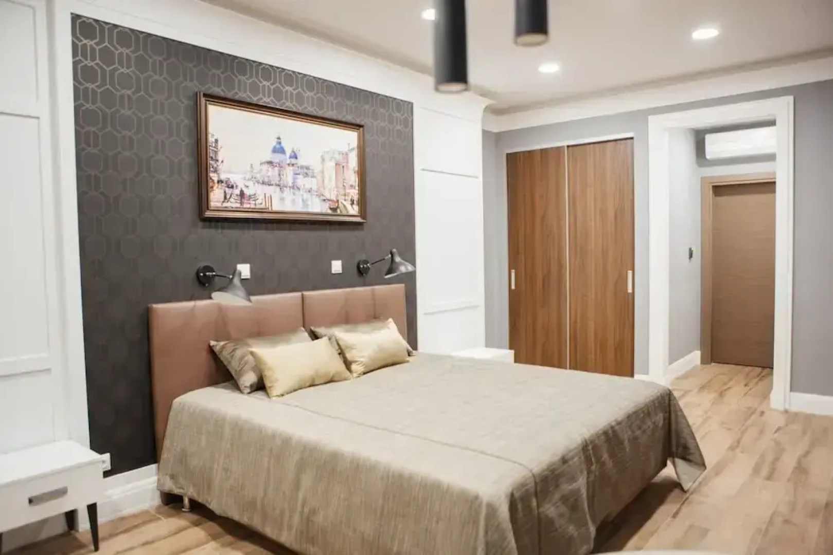 Отель Golden Horse