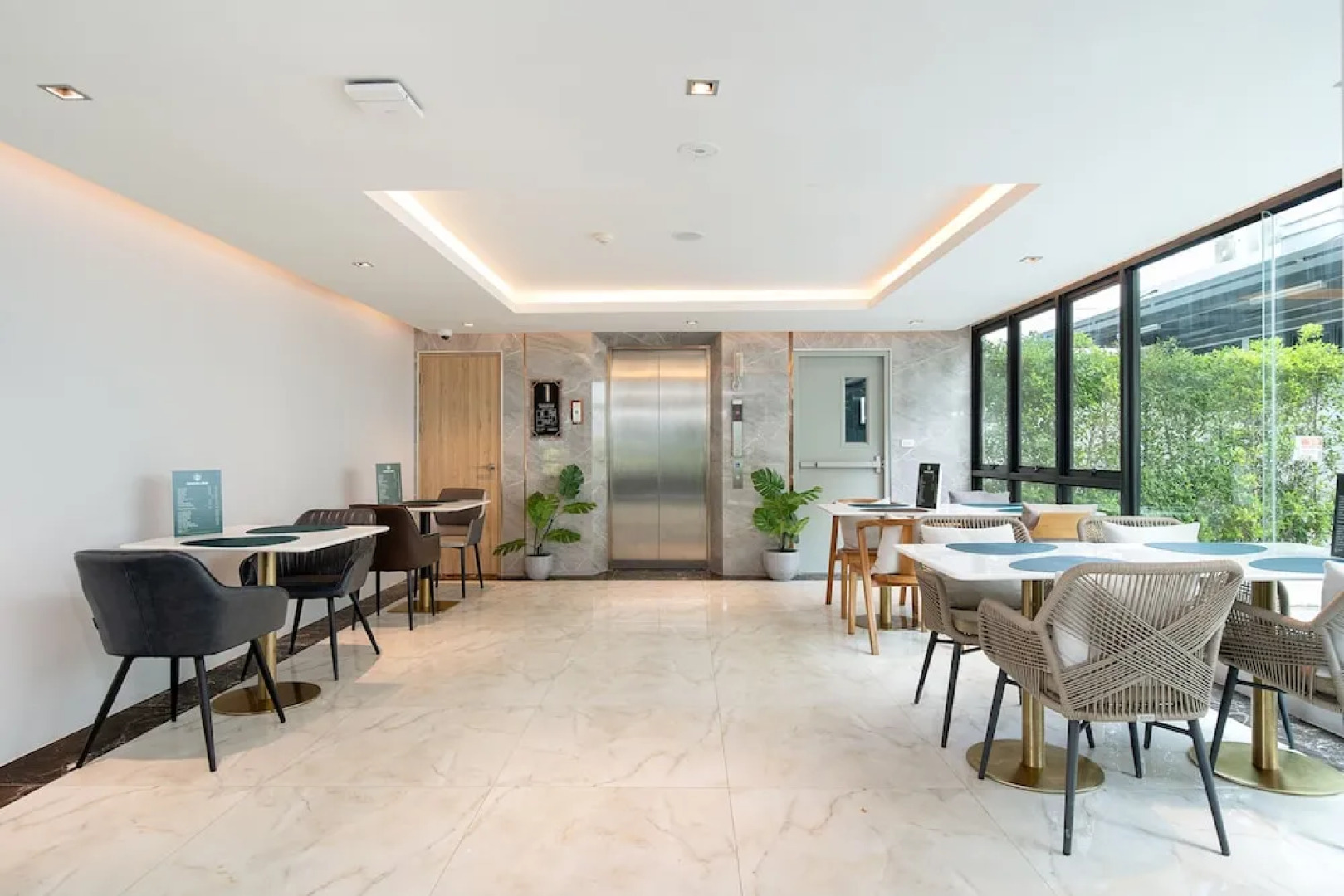 Crystal Srivaree Suvarnabhumi Hotel