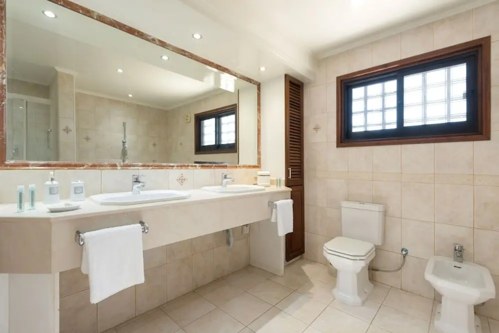 Resitour - Kamares Village