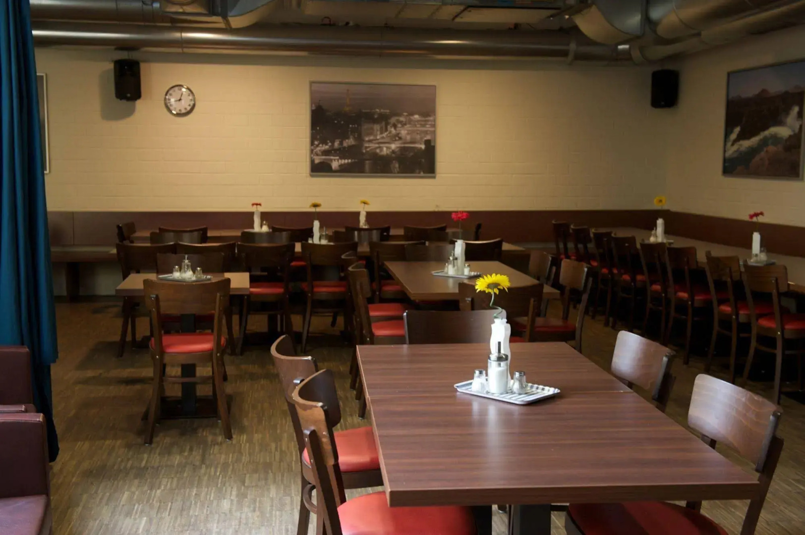 The 4 You Hostel & Hotel