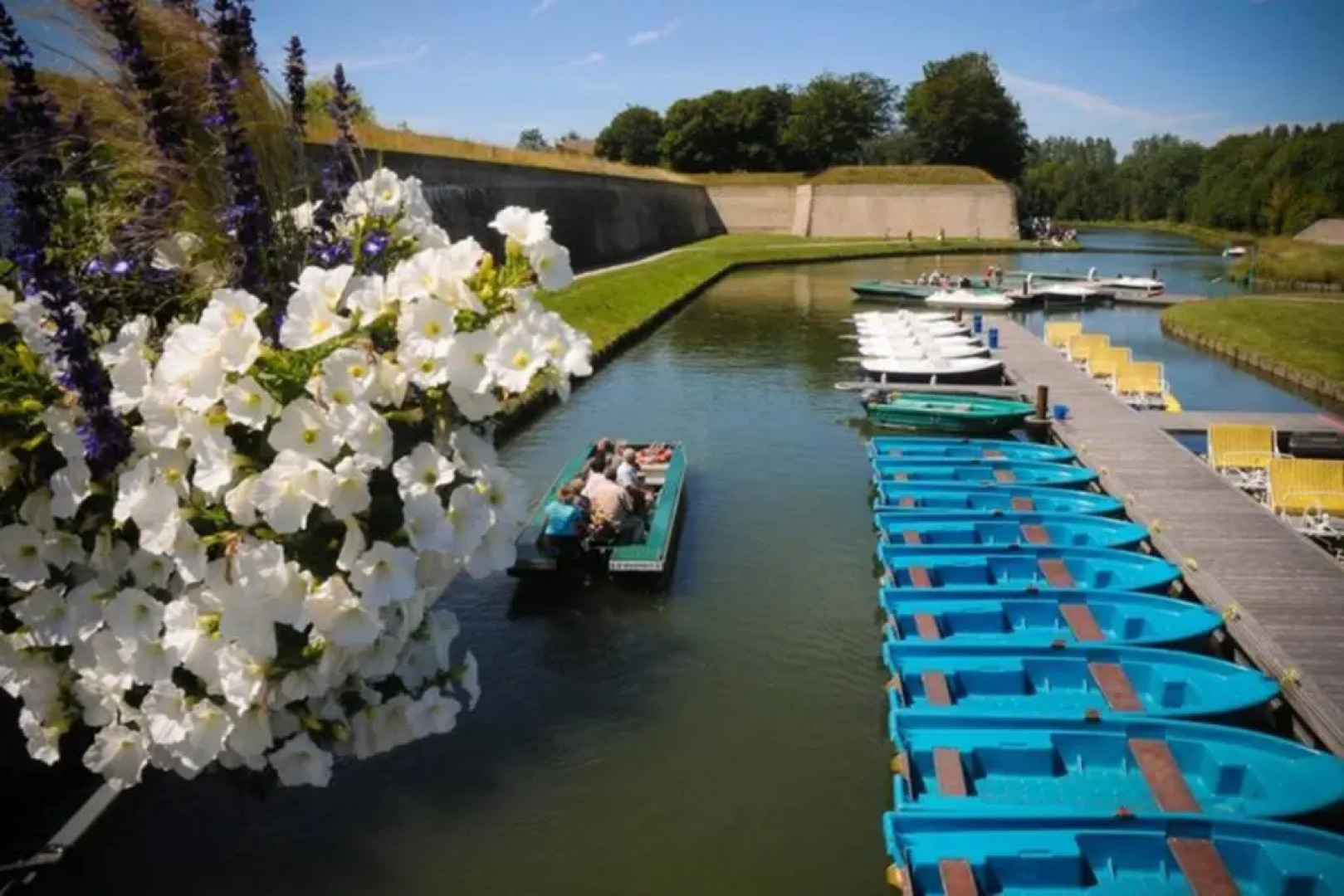 Au coeur des remparts, residence du château*