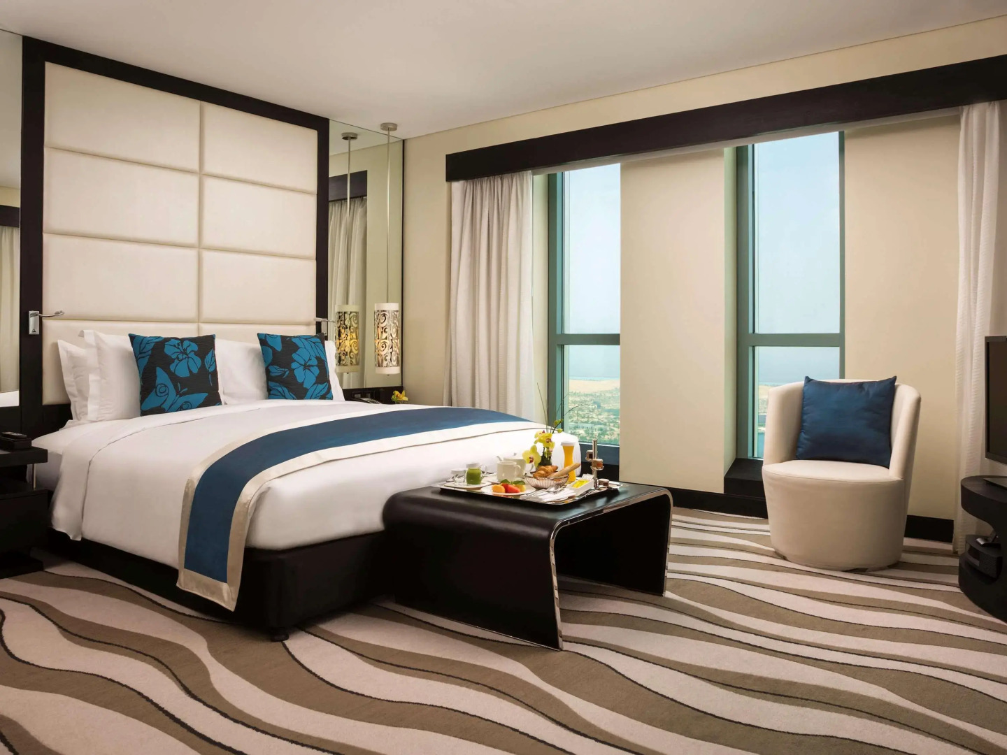 Отель Sofitel Abu Dhabi Corniche