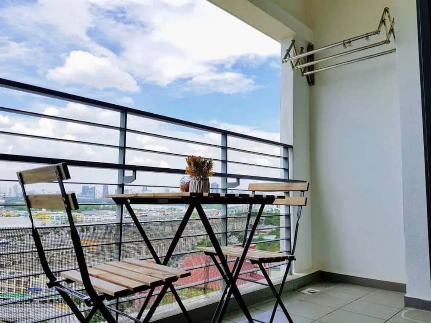 Puchong 8-12 pax Cozy Apartment IOI