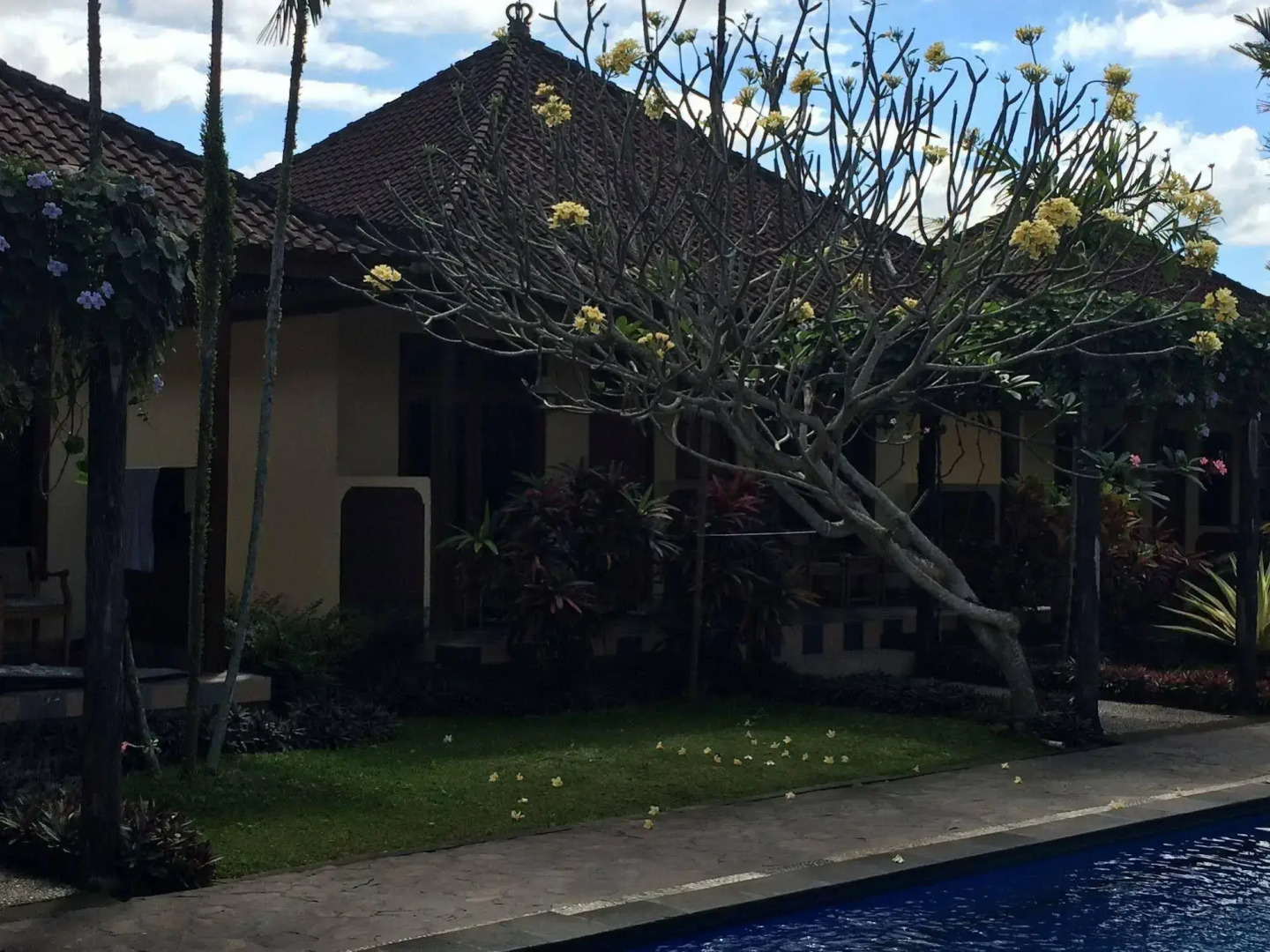 Bona Village Inn