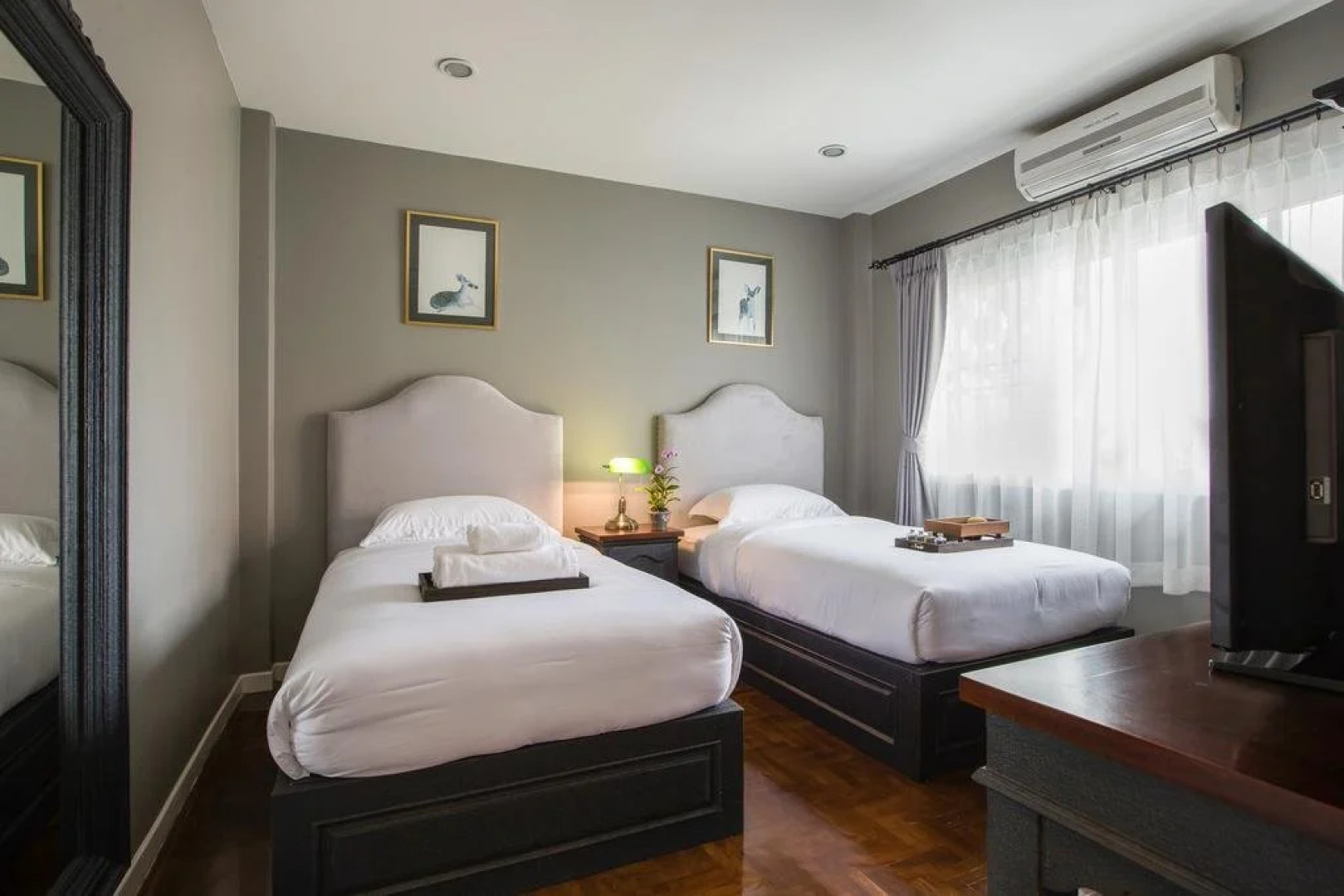 Moon 11 Boutique Home