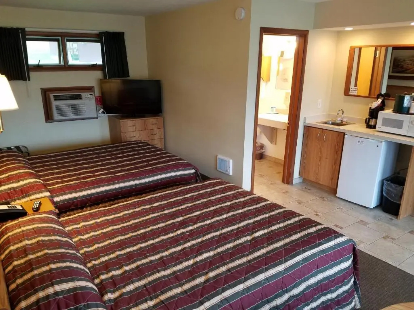 Black Hawk Motel and Suites