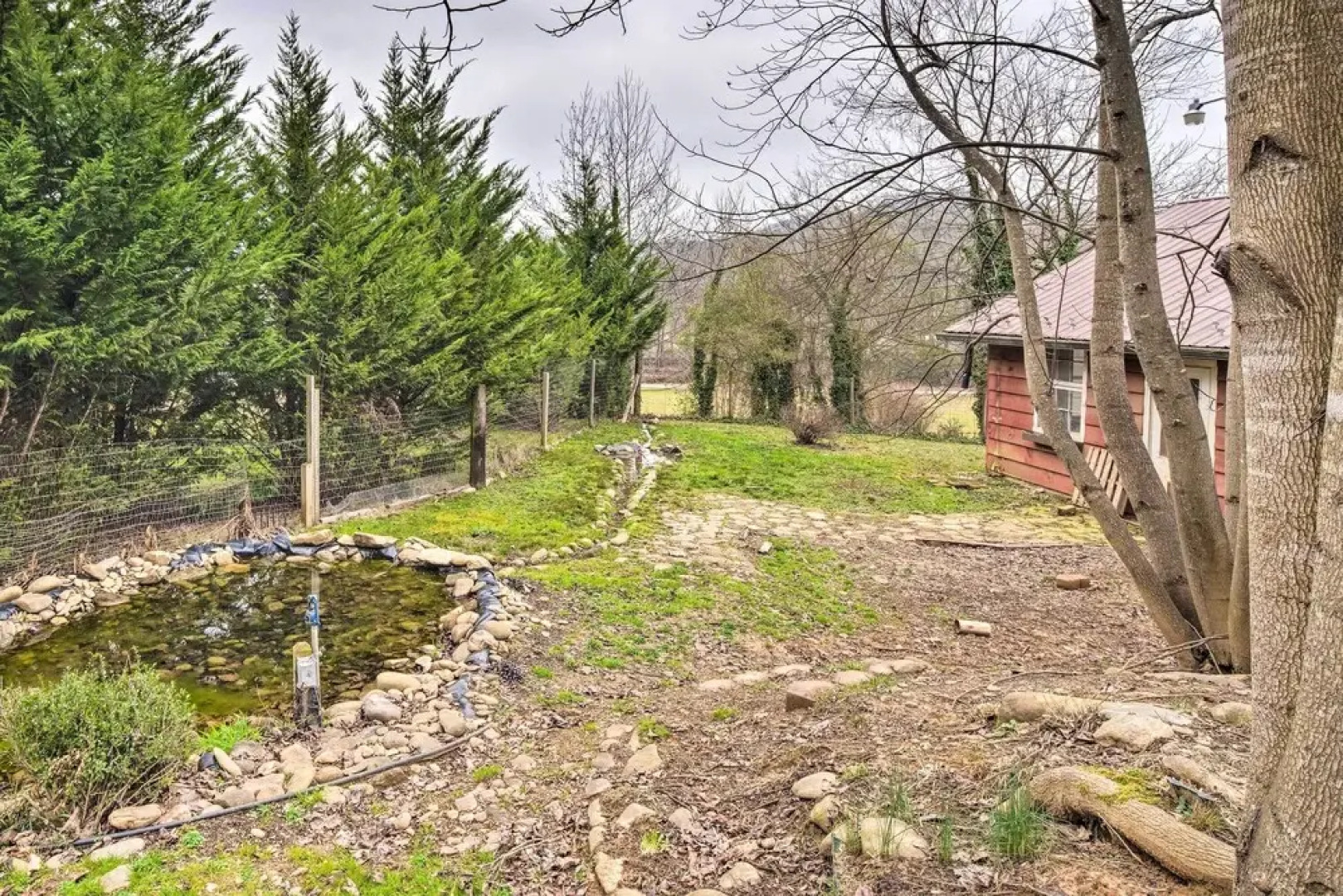 Horse Shoe Getaway - Porch, Grill & Fire Pit!