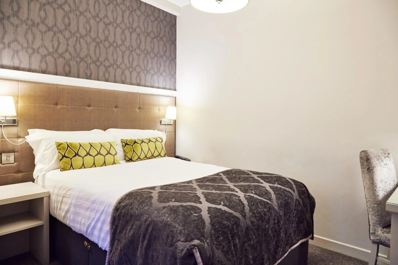 Isaacs Hotel Cork City