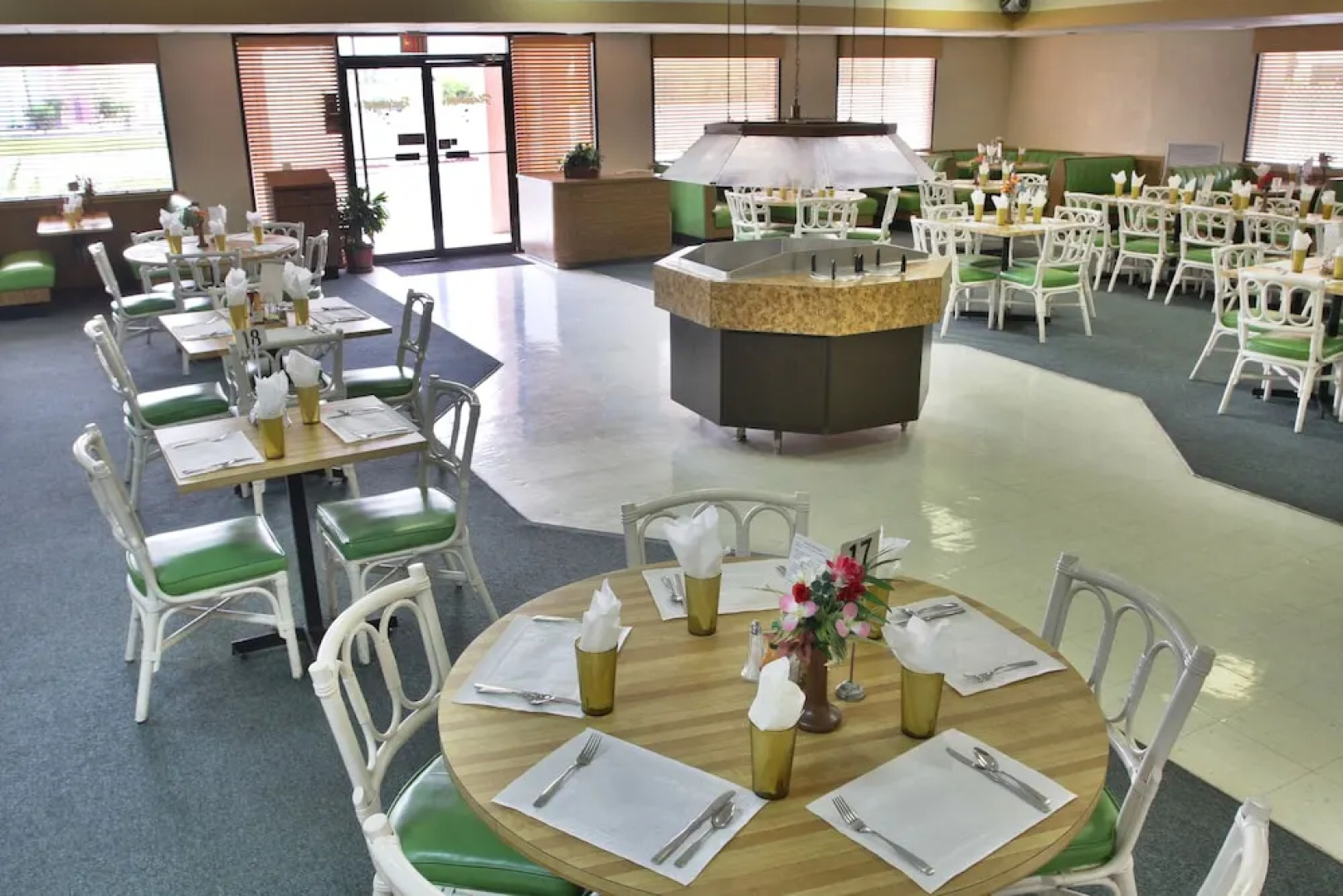 Castaways Resort & Suites