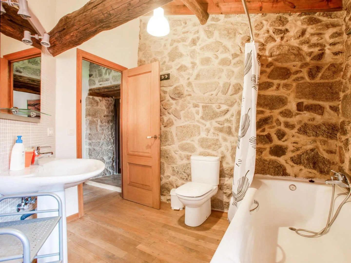 Comfortable and Cozy Country House in a Charming Setting