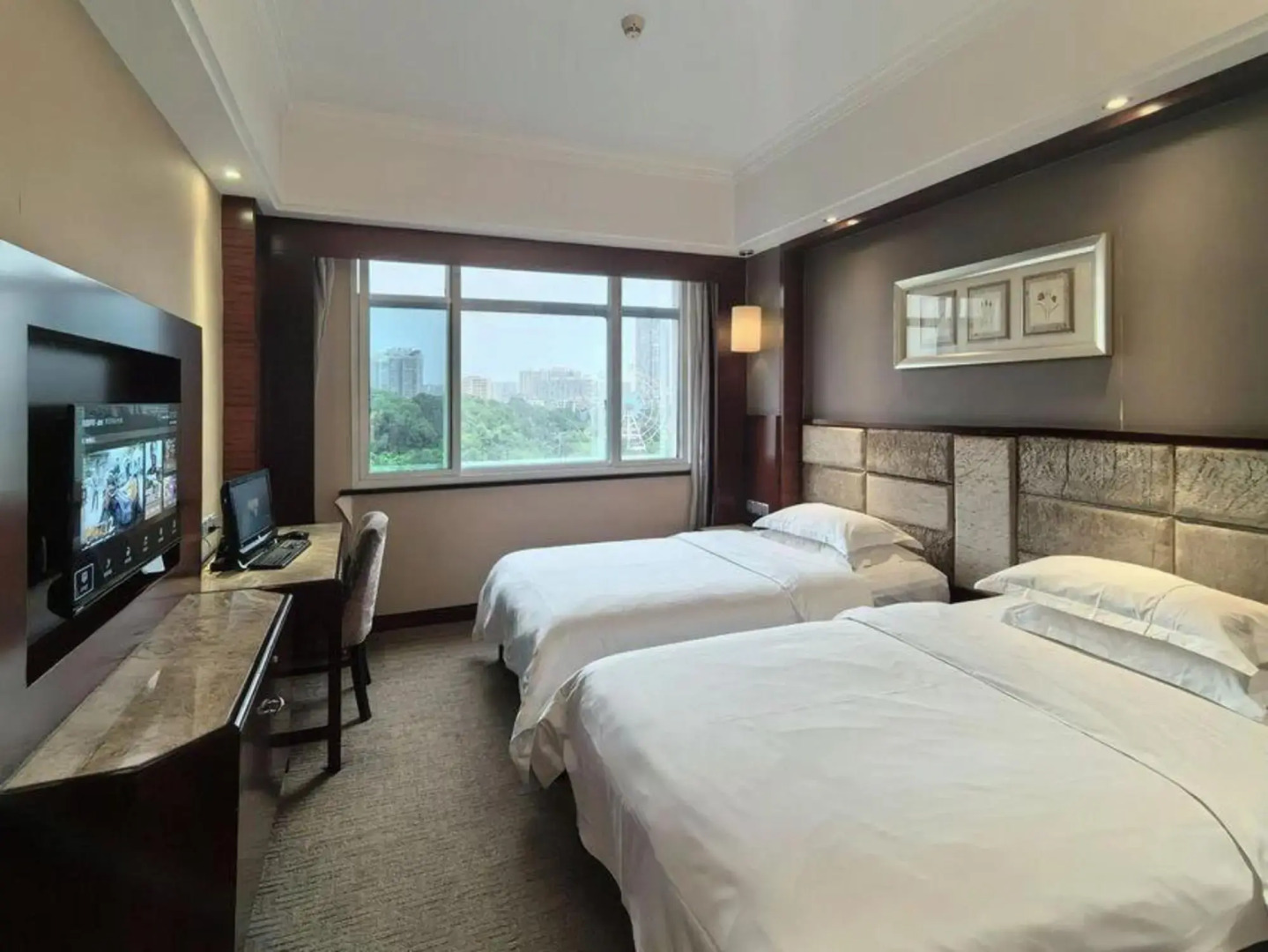 Shen Long Media Hotel